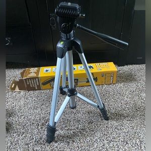52” digital video/photo tripod